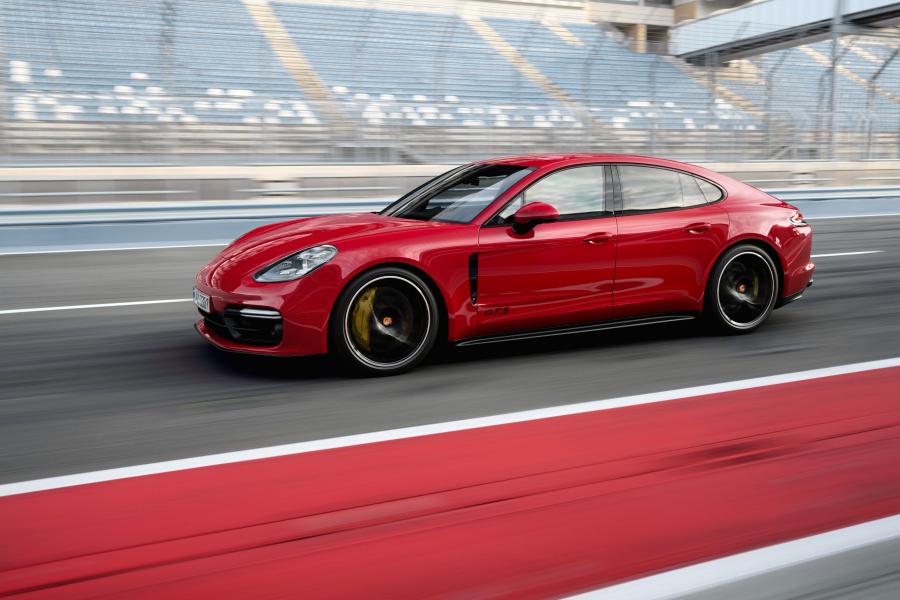  Porsche Panamera GTS (971) 2018 года  (WW) (фото 15 из 42)